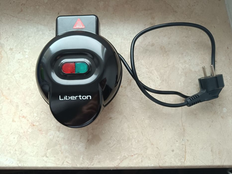 Вафельниця Liberton LWF-0500