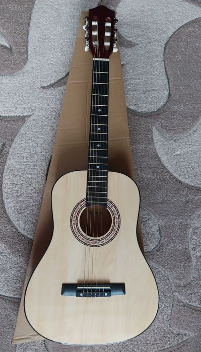 Продам гітару 3/4 нова