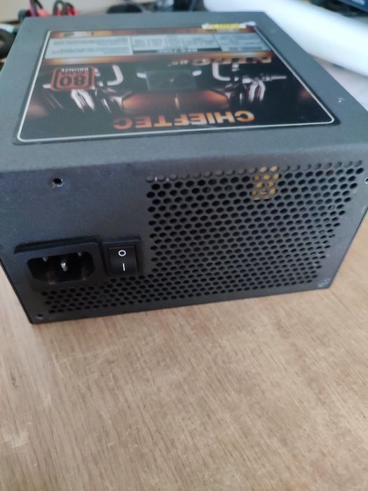 Zasilacz komputerowy 750w