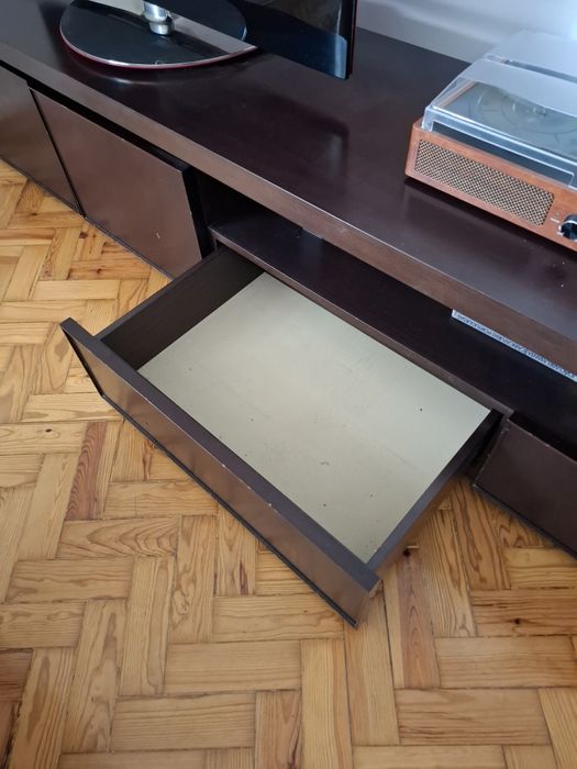 Móvel  de TV, em mogno
