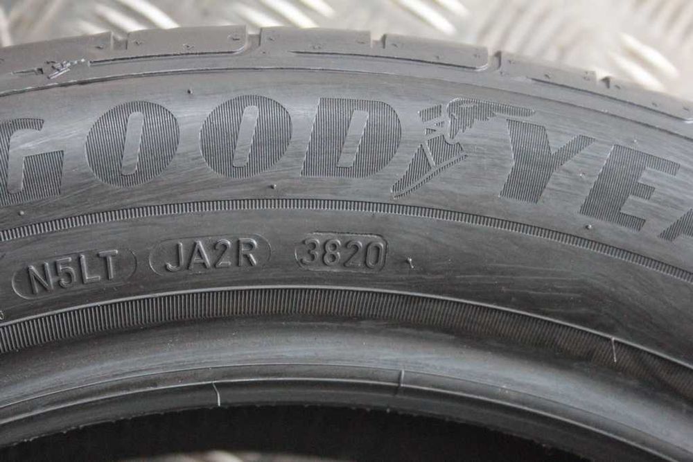 215/50/19 Goodyear EfficientGrip Performance 215/50 R19 93T 2020r