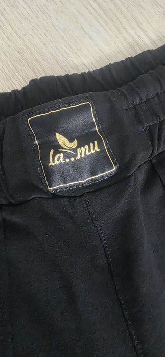 Czarne spodnie dresowe eleganckie La..mu XS