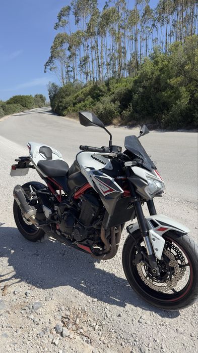 Kawasaki Z900 akrapovic