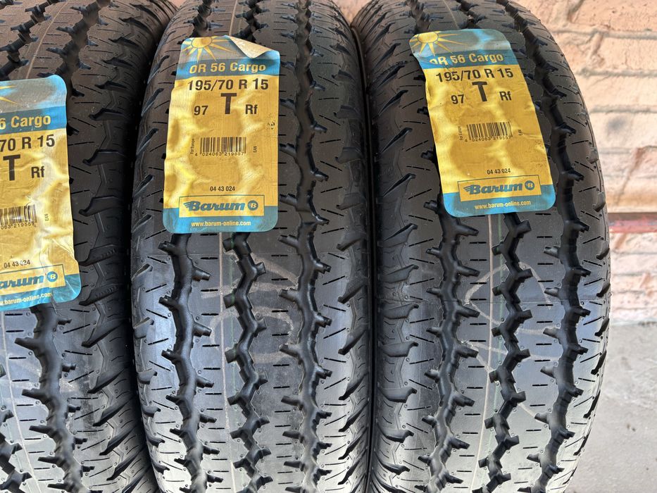 Комплект НОВИХ літніх шин 195/70R15 Barum