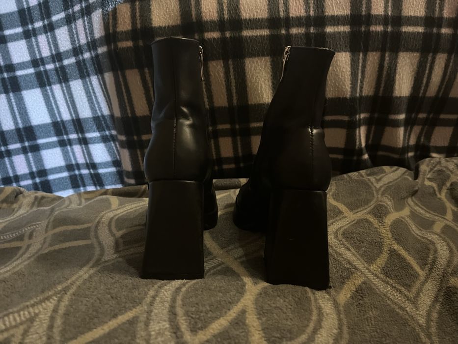 ботильоны на каблуке