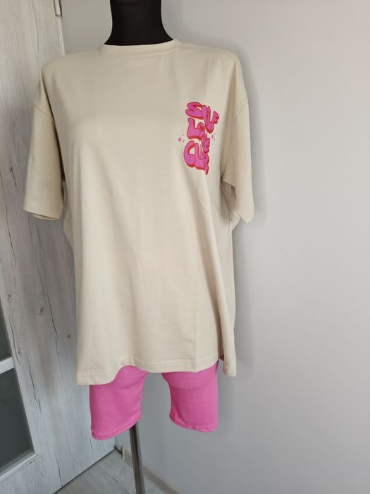 Nowy oversajz t-shirt