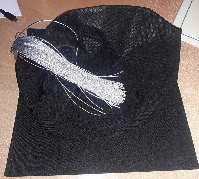 Czapka z college'u graduacja student hat czepek uniwersytecki