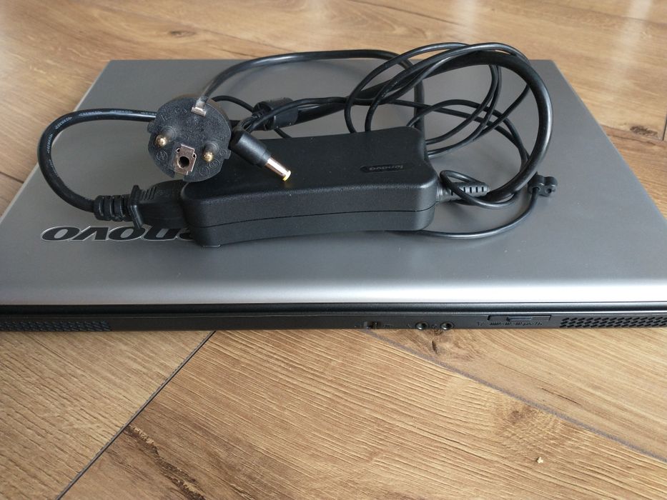 Laptop Lenovo N500 Intel Dual Core T3200 2 GHz, 2 GB, 15,4"