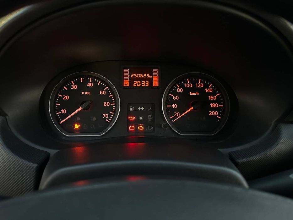 Дача Сандеро 2009р 1.4