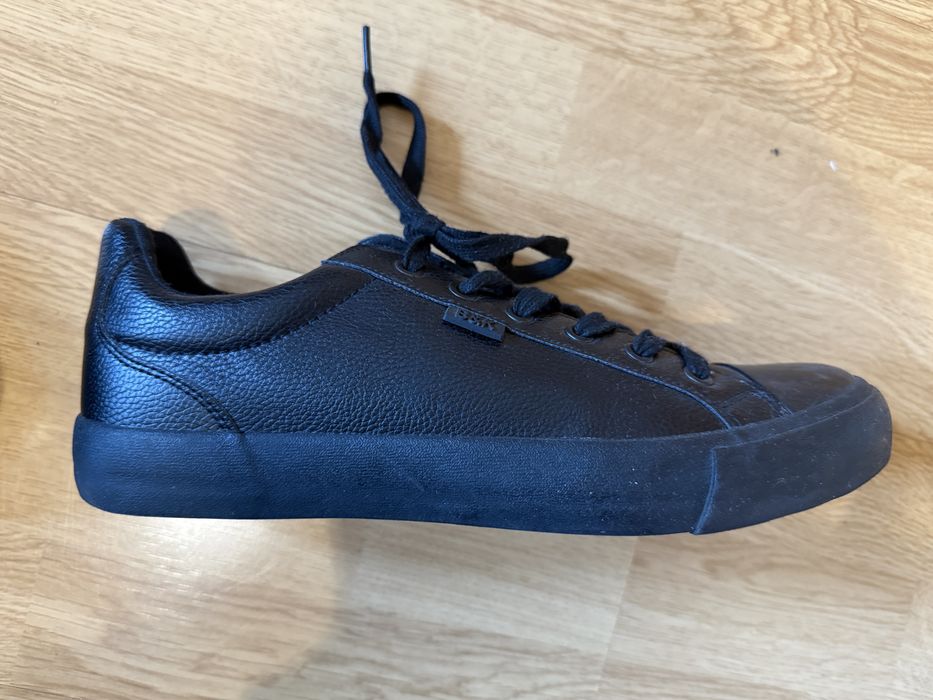 Czarne sneakersy T&R