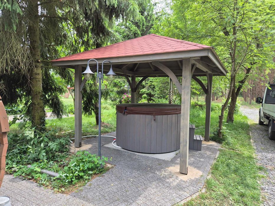 Altana ogrodowa, zadaszenie, konstrukcja, meble ogrodowe