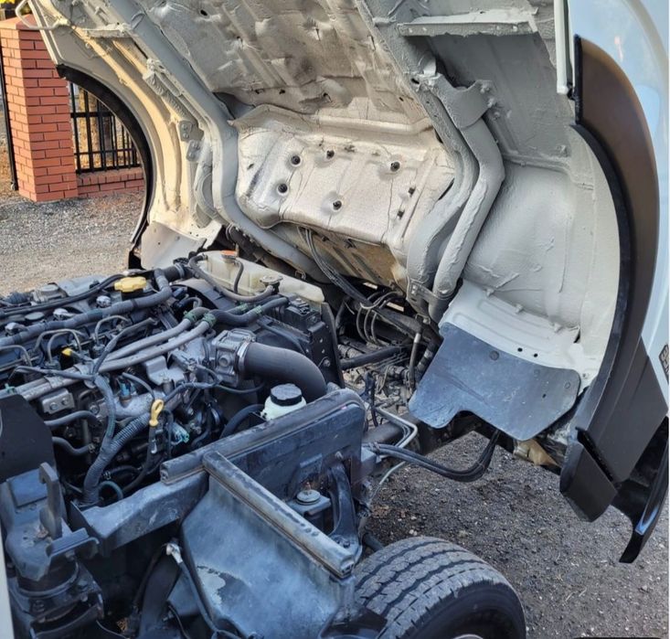 Cabstar 2.5 D Tribasculante