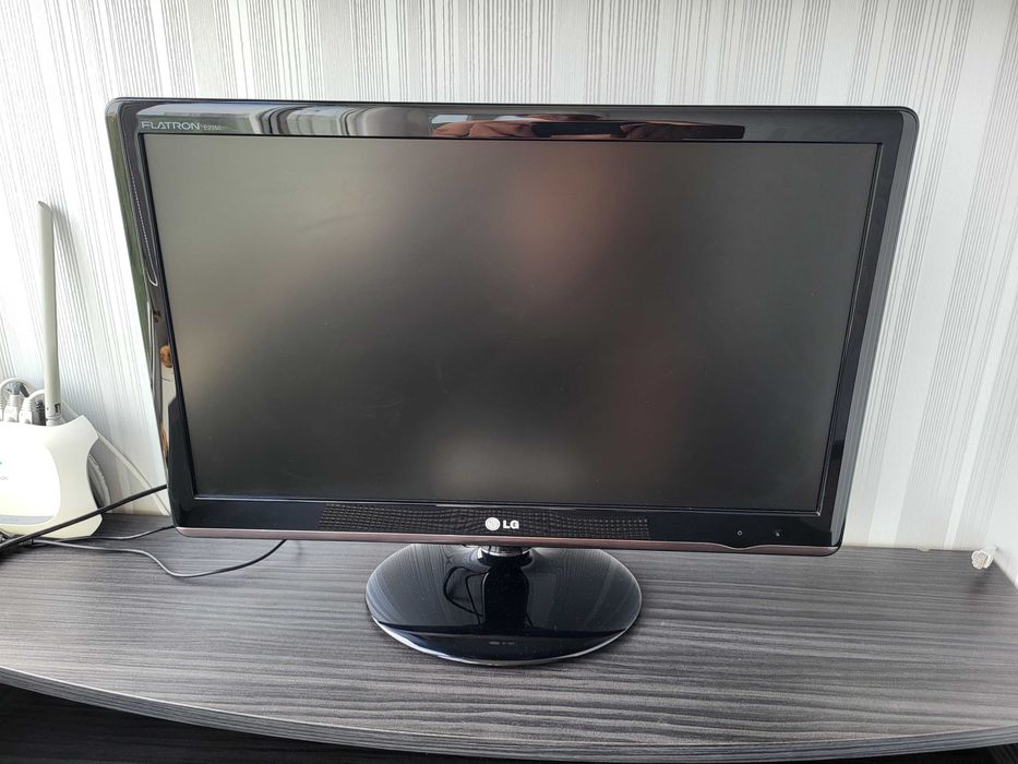 Монитор LG flatron E2350VR-SN