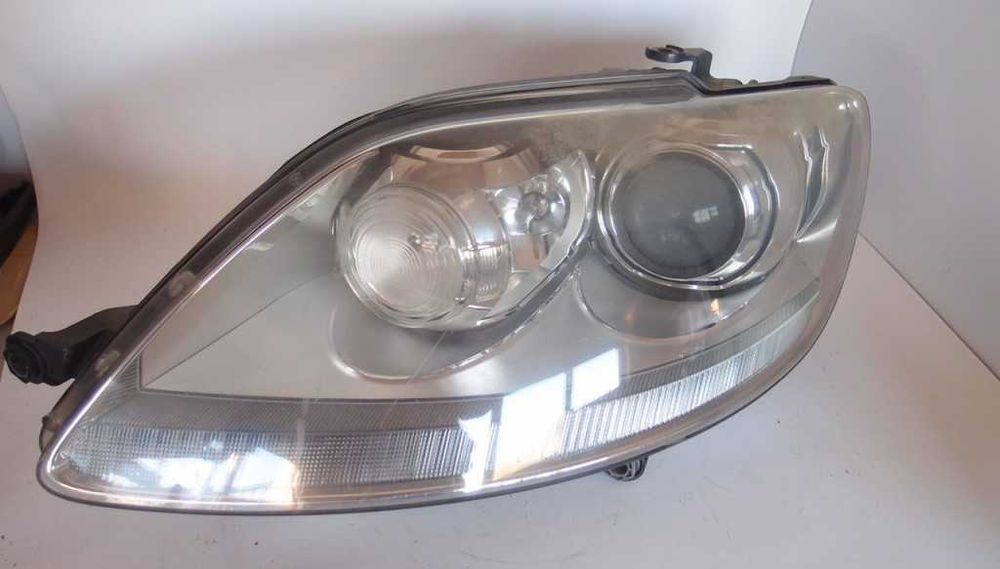 Reflektor lewy xenon VW golf V Plus 2006r.