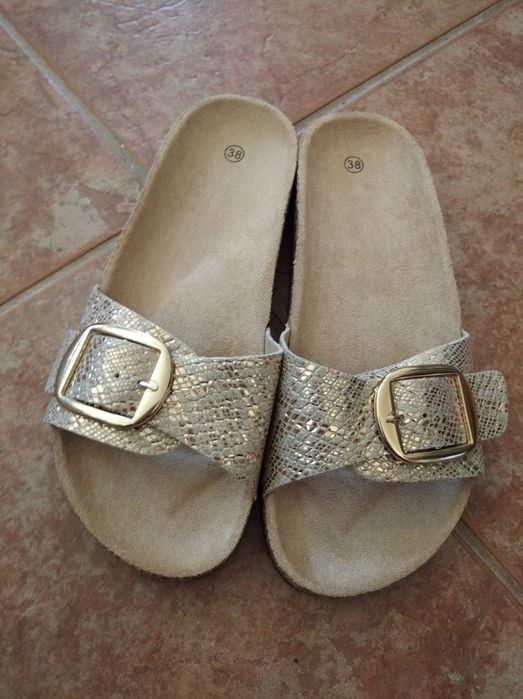 Chinelos dourados novos de senhora tamanho 38
