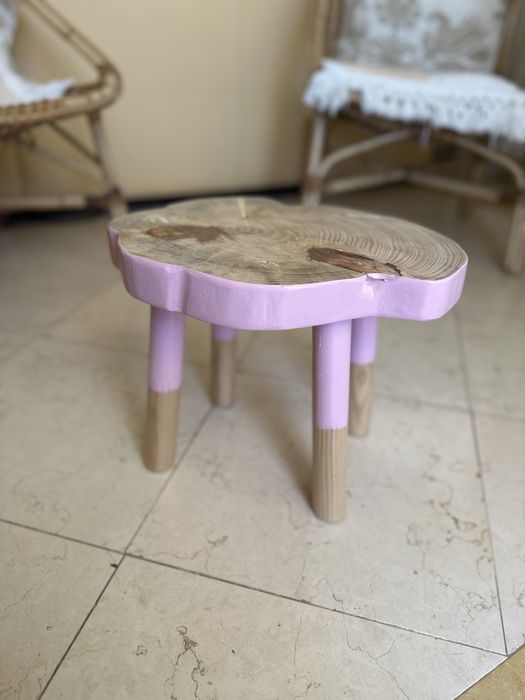 Banco / mesa de cabeceira - quarto criança