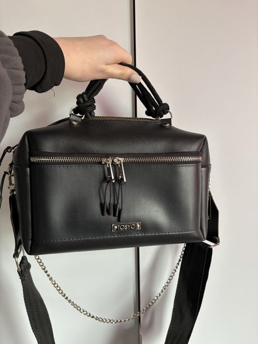 Сумка чорна крос-боді