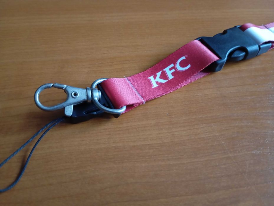 Smycz KFC dla kolekcjonerów