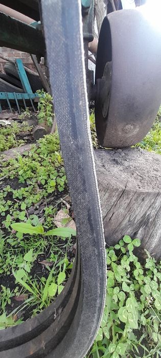Продам  ремінь трьох ручейний.