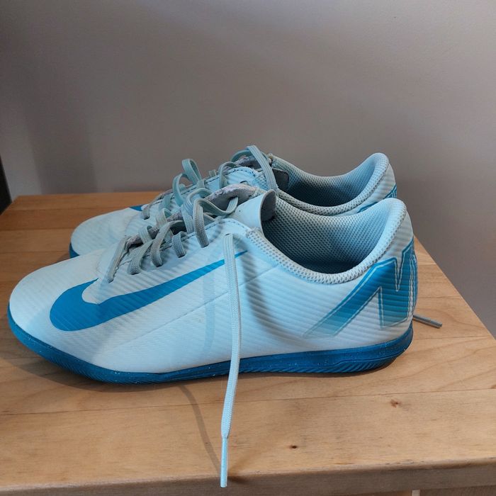 Buty halówki Nike roz. 35.5