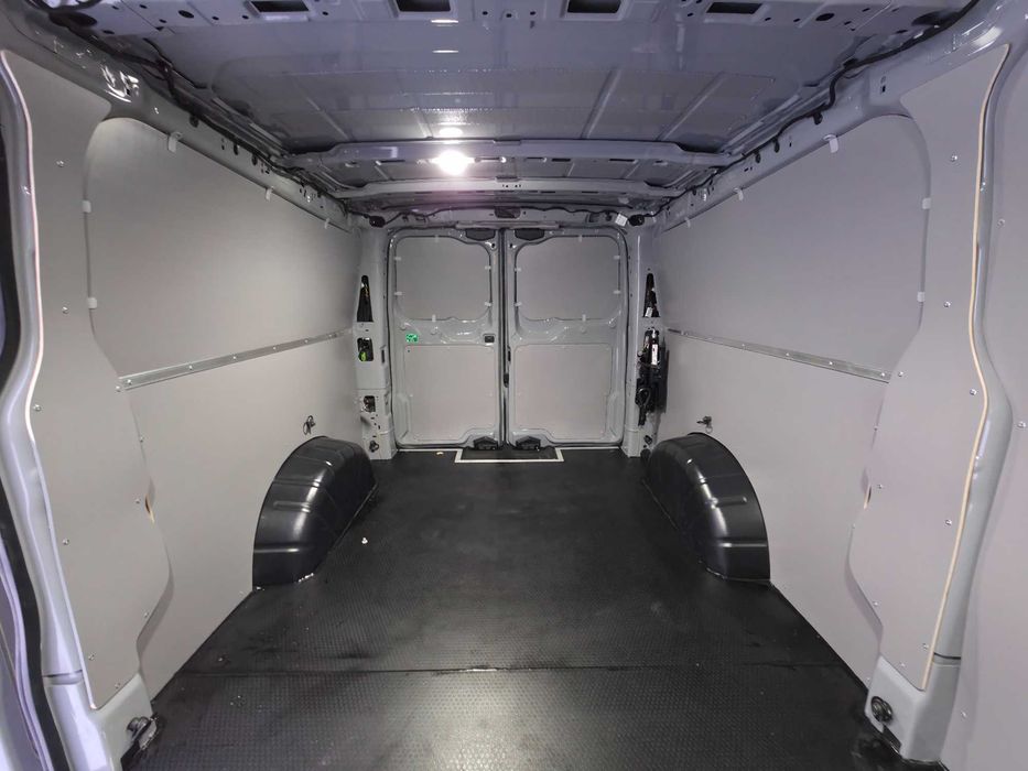 Zabudowa zabezpieczenie ze sklejki Ford Transit Custom van