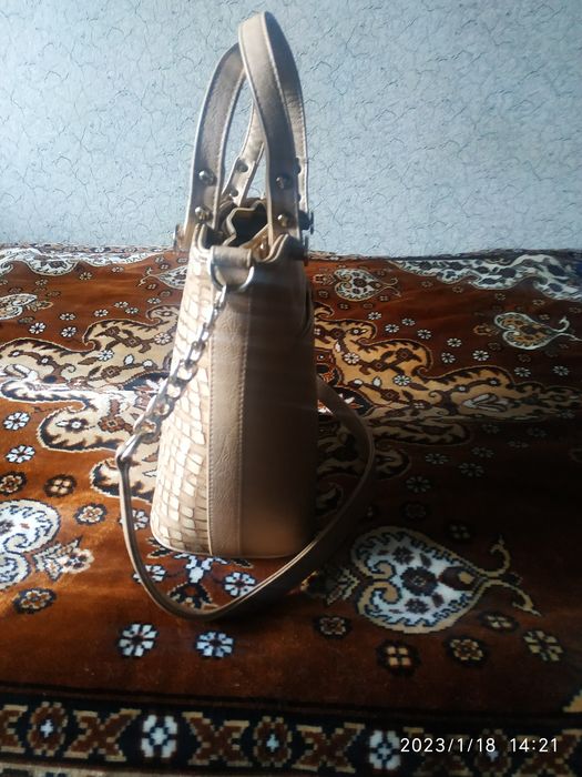 Сумка жіноча брендова.