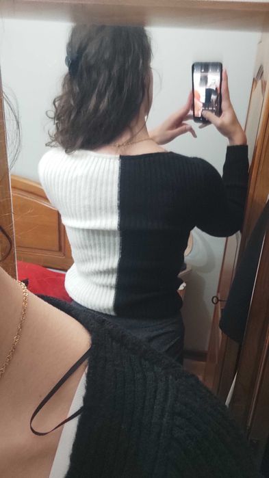 Malha da Zara metade preta, metade branca