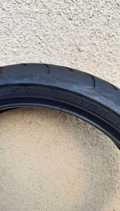 pneu  120/70 ZR 17 M/C  bridgestone battlax Bt16