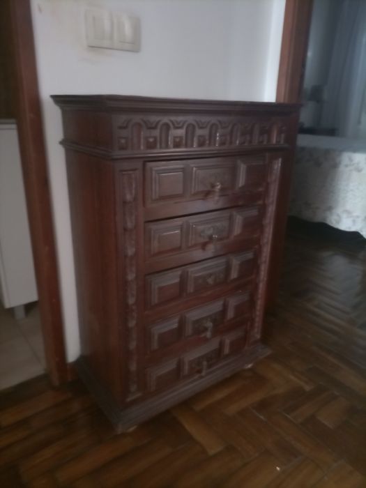 Móveis e mobília antiga mais de 30 anos