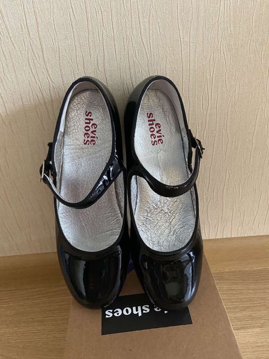 Туфлі для дівчинки