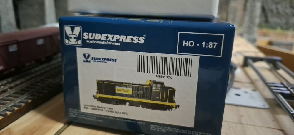 Locomotiva H0 1400 medway sudexpress  comboios eléctricos