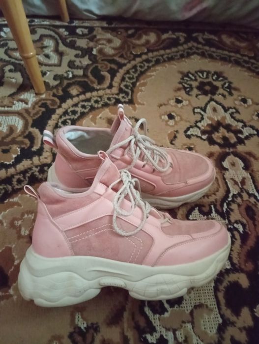 Кросівки осінньо-зимові, 38 розмір, 300грн.