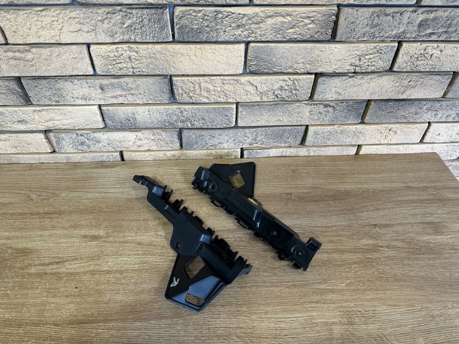 Кріплення бампера на крилі нове оригінал Трафик Виваро Renault Trafic3