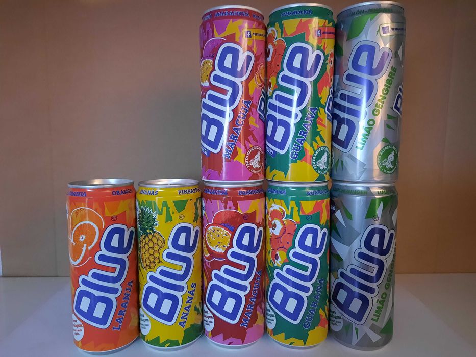 Lote de 48 latas de bedidas diversas - Blue, Kas, Orangina