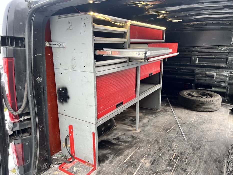 Zabudowa na busa serwisowa, regały, szafki, różne patrz zdjecia