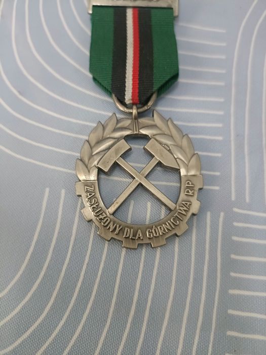 Odznaka zasłużony dla górnictwa RP p12