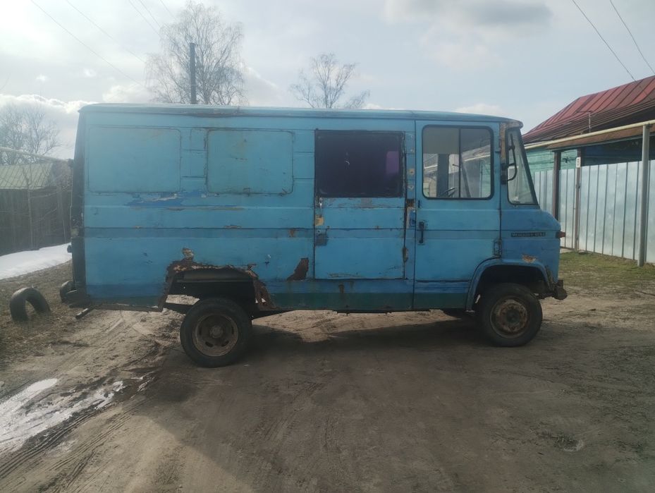 Mercedes Benz 407
