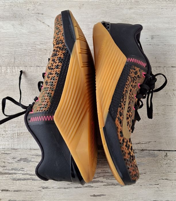 Кросівки NIKE (Найк) р.42 маломірять