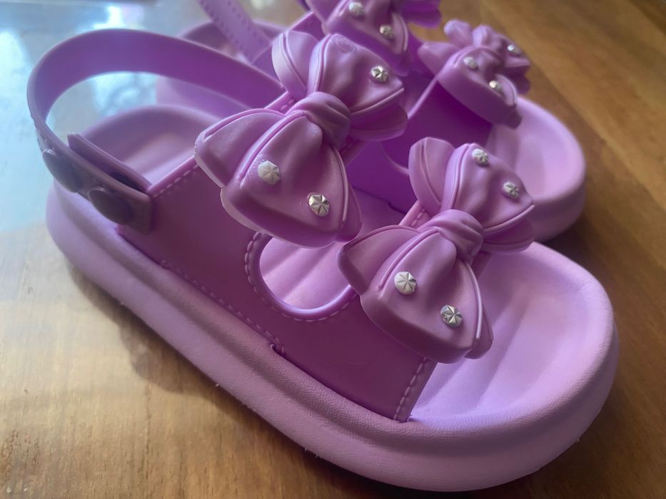 Босоніжки для дівчинки