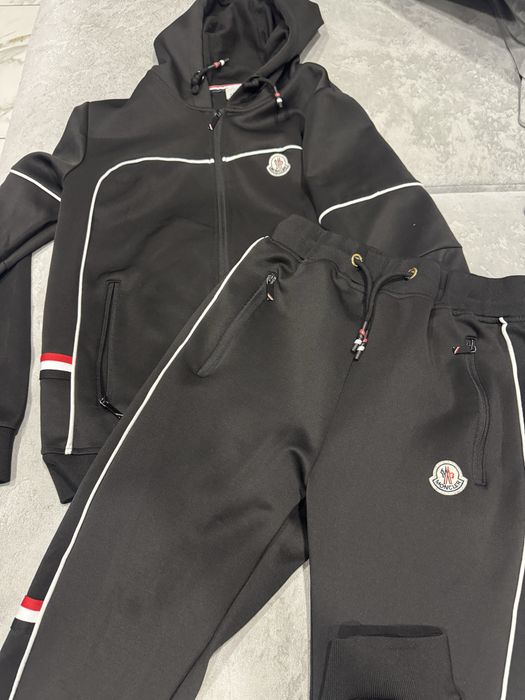 Костюм Moncler розмір S