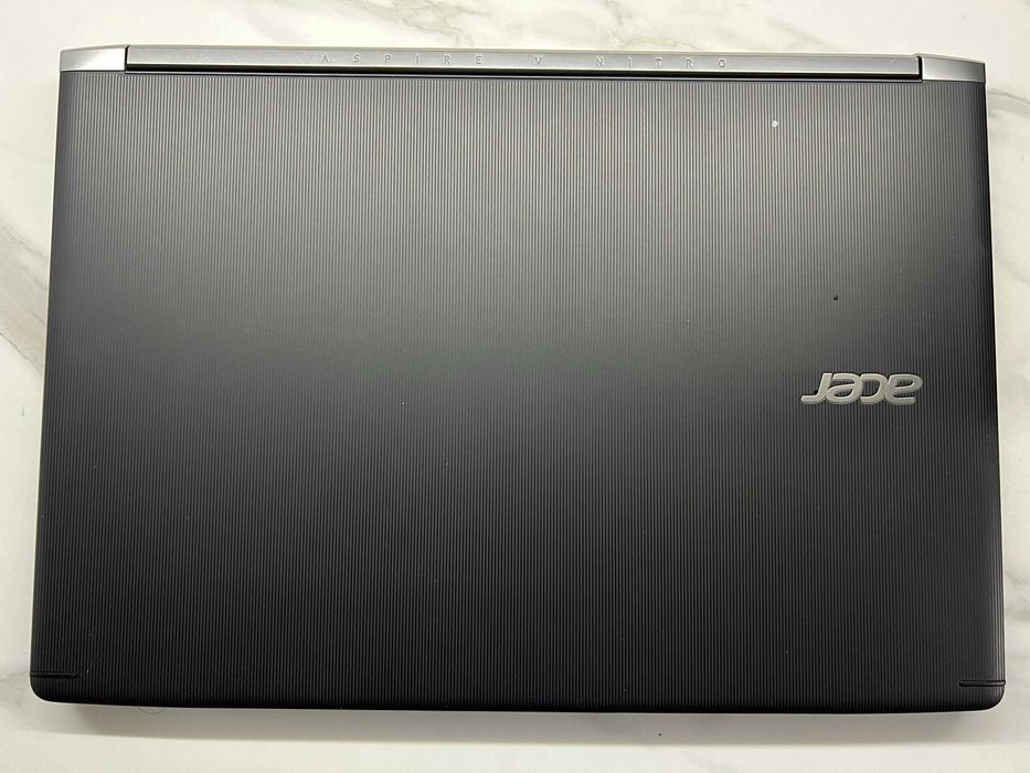 Acer Aspire V17 Nitro 17.3” Full HD /i5-6300HQ/ 8GB/SSD 256GB/GeForce 945M 2Gb