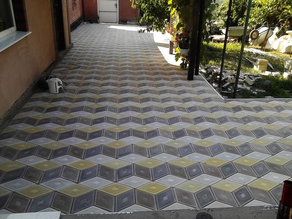 Укладка тротуарной плитки ФЭМ: 500 грн. - Інші будматеріали Донецьк на Olx
