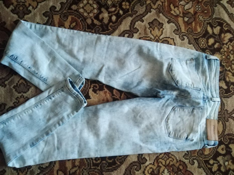 Джинси жіночі голубі 27 розмір рвані модні суперові