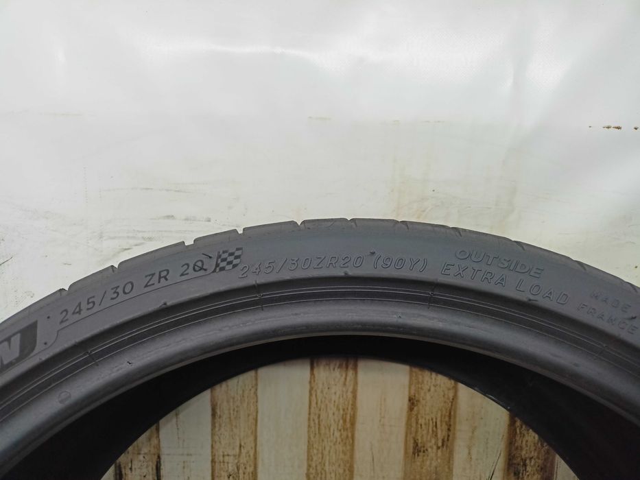 Michelin Pilot Sport 4S 245/30/20 21r. 90Y 7mm (1347)