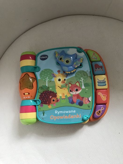 Książeczka Vtych grająca 6-12 M