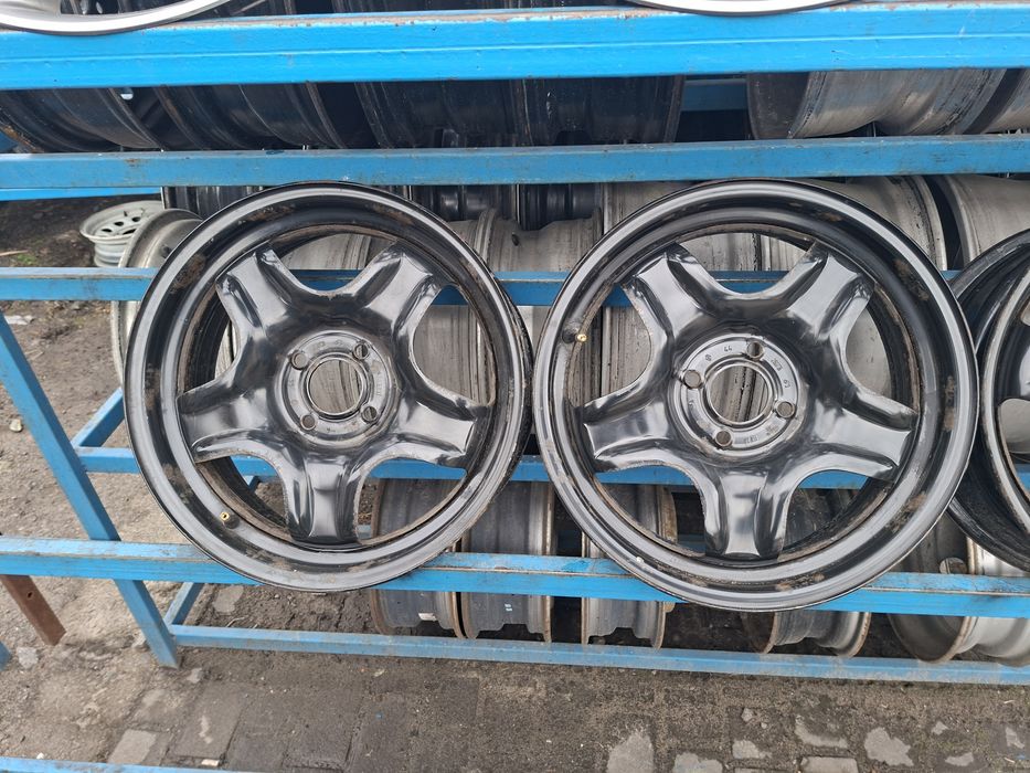 Диски структурні металеві з ковпаками 4/100 R16 6J ET37 Dacia Renault .