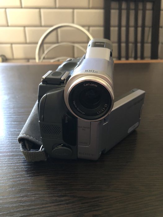 цифрова відеокамера Sony Handycam