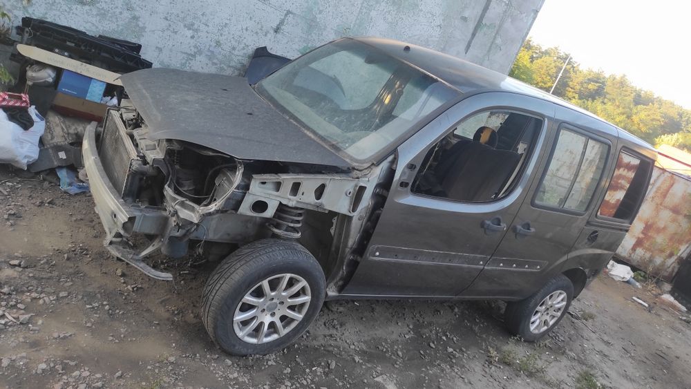 Двері капот двигун фиат Добло Fiat Doblo