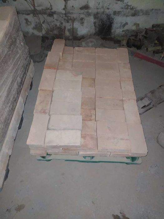 будматеріали цегла для камінів та групок