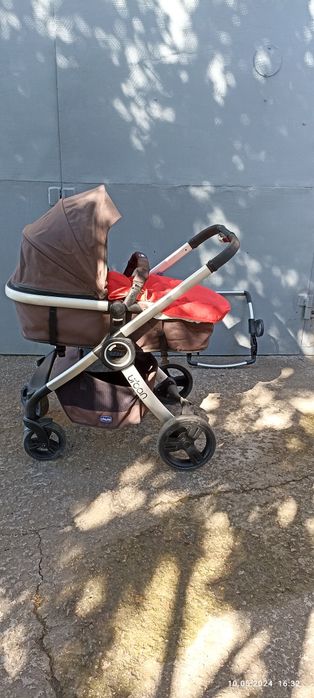 Продам коляску чико